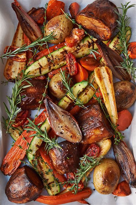 Rosemary and Thyme Roasted Vegetables For the Classic Christmas Dinner ...