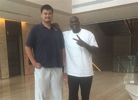 Yao Ming makes everyone look tiny, including Shaq | For The Win