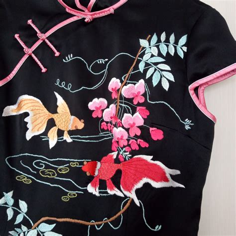 Handmade Embroidery Chinese Traditional Clothing/Qipao/Cheongsam ...