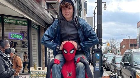 Spider-Man 3: Tom Holland disfruta del rodaje junto a su hermano ...