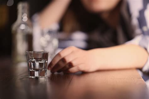 Dangers of Mixing Gabapentin & Alcohol | Polysubstance Abuse