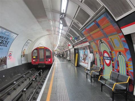 Marble Arch tube station - westbound platform (2) | London underground ...