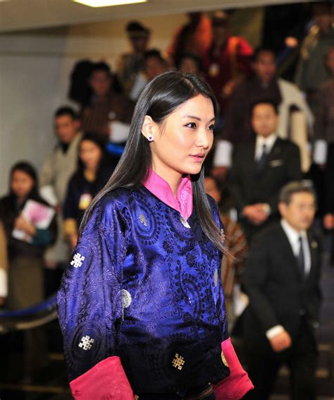 Queen Jetsun Pema: Style icon of the Orient | Style icon, Royal fashion ...