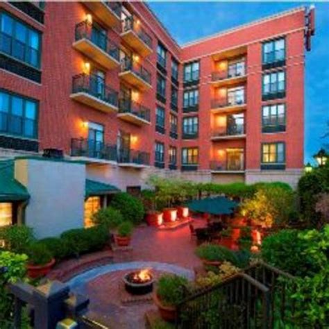 Courtyard by Marriott Savannah Downtown Historic District | Visit Savannah