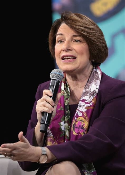 Amy Klobuchar Height, Weight, Age, Spouse, Family, Facts, Biography