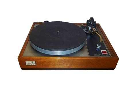 The 8 best vintage turntables