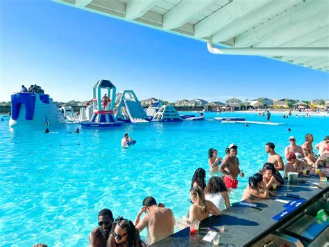 Residents Enjoy Exclusive Lagoon Benefits - MetroPlaces