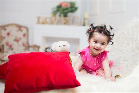 6-Month Baby Photoshoot Ideas at Home: A Beginner's Guide to Capturing ...