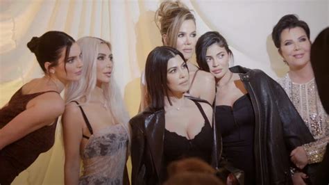 'The Kardashians' Trailer Teases Kim & Kourtney Rift, Darker Tone in ...