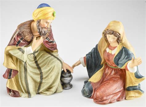 Grandeur Noel 9 Piece Porcelain Nativity Set | EBTH