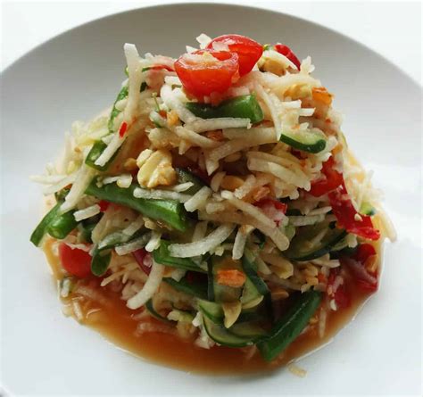 Som tam (Thai papaya salad) recipe by Maangchi