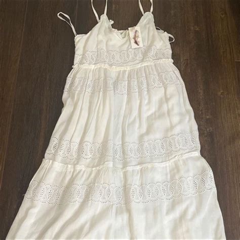 Jessica Simpson Women's White Dress | Depop