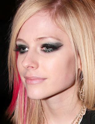 - Glitter e Rock'n'Roll: Melhores Looks: Avril Lavigne