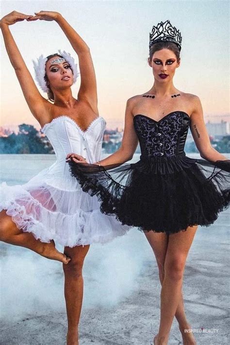 22 Best Friend Duo Halloween Costumes 2023 - Inspired Beauty