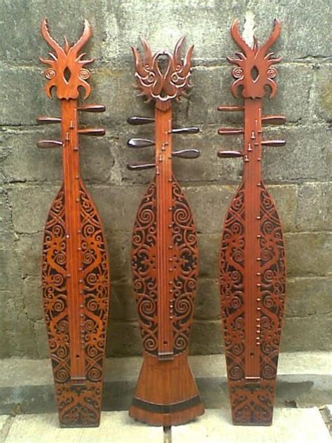 Sape - traditional Sarawak Dayak Tribe musical instruments | Seni, Seni musik, Seni tradisional