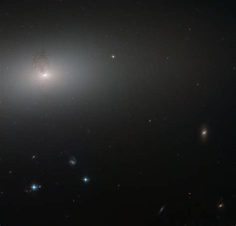 Hubble Image of the Week - Elliptical Galaxy NGC 2768