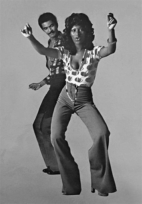 Soul train dance, 1971. | 70s fashion, Vintage black glamour, People ...