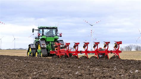 Top Pottinger ploughs take to the land - Agriland.ie