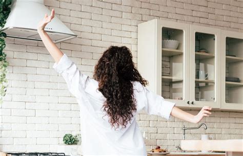 Lazy Curly Girl Method: the method for busy girls with curls