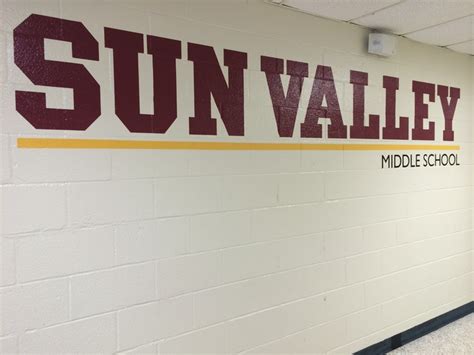 Sun Valley Middle School Art - Mural Photo Album By Robin Puckett