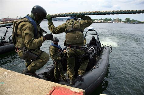 Navy SEALs Rescuing Children Story Debunked by AP – SOFX