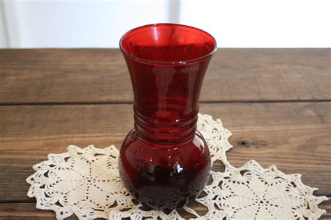 Vintage Fenton? Ruby red glass vase. by SugarCreekVintage on Etsy Red Glass, Glass Vase, Retro ...