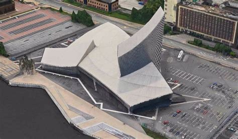 Imperial War Museum North, Manchester, UK by Studio Daniel Libeskind | Architektura nowoczesna ...