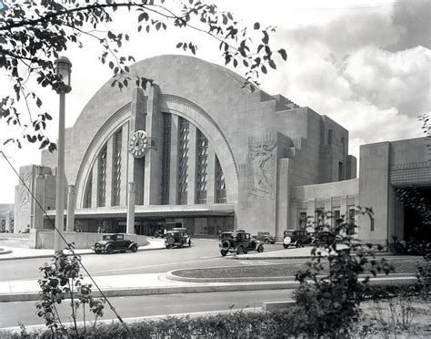 20 Art Deco Architecture Pictures - Examples of Art Deco Buildings