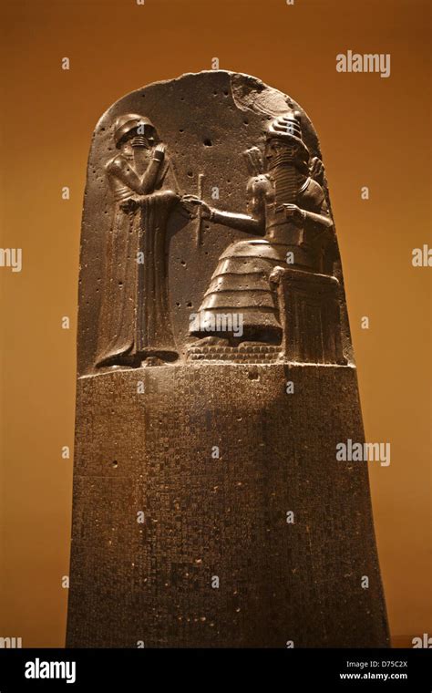 El Código de Hammurabi en el Museo del Louvre, París, Francia Fotografía de stock - Alamy