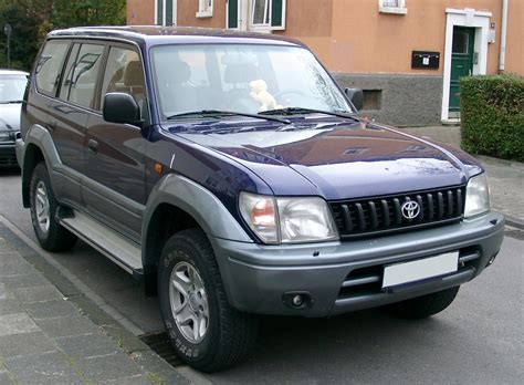 File:Toyota Land Cruiser front 20071025.jpg - Wikimedia Commons