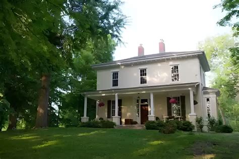 Dave Chappelle's House in Yellow Springs, (OH) - Famous House