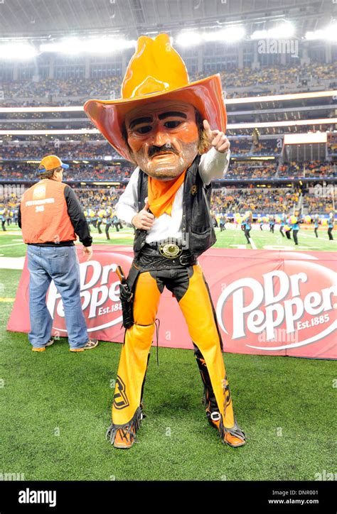 January 03, 2014: Oklahoma State mascot Pistol Pete during the 78th ...