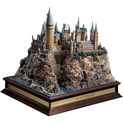 HARRY POTTER Chateau Hogwarts Castle NOBLE COLLECTION