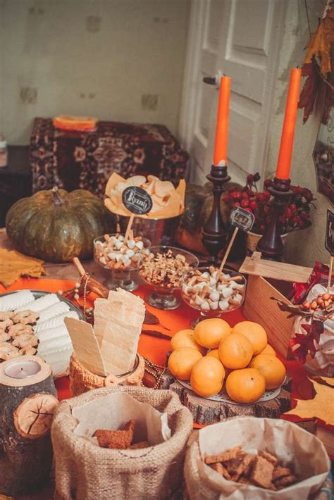 Creative Autumn-Themed Thanksgiving Party Ideas | Image 9 of 33