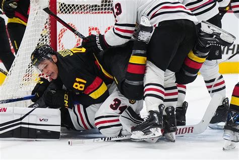 Vancouver Canucks rally in third to beat Blackhawks 5-2 in Tocchet debut | Globalnews.ca