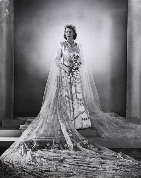 Queen Elizabeth'S Wedding Dress - WEDINGPOKA