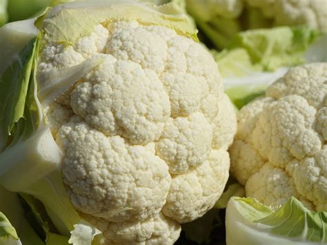 Cauliflower Vs Broccoli: Which vegetable has more nutrient content ...