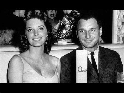 Julie London "I'd Like You For Christmas" - YouTube