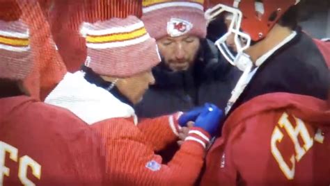 Patrick Mahomes injury update as Kansas City Chiefs QB is seen with bleeding hands getting ...