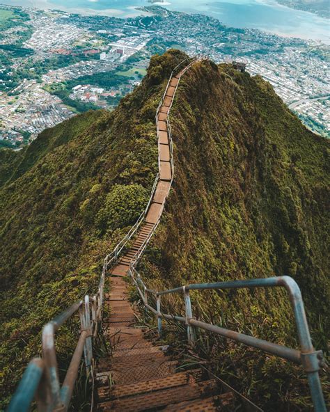 Stairway to Heaven hike in Hawaii. One of my favorite hikes ever : r/pics