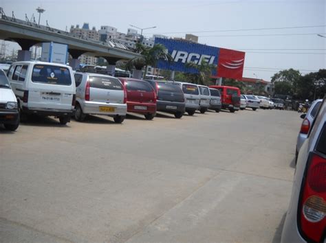 Car parking area at Koyambedu Bus stand in Chennai... | Veethi