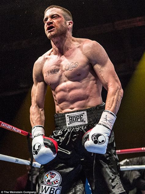 Jake Gyllenhaal reveals his Southpaw transformation into muscular brawn | Daily Mail Online