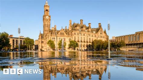 UK City of Culture 2025: Bradford to spend £1.4m on bid - BBC News