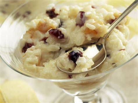 Rice Pudding with Raisins Recipe | EatSmarter