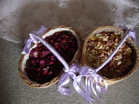 Natural rose petal confetti | Rose petal confetti, Petal confetti, Rose petals