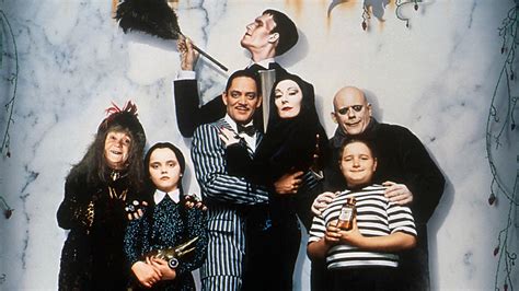 Crónicas de 'La familia Addams': más de 80 años de cómics, cine y televisión con el clan más ...