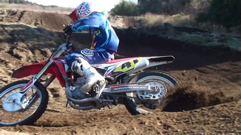 CRF250R vs CRF150R - YouTube