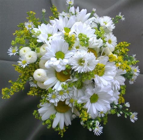 Sandra's Flower Studio.: Daisy bouquets and buttonholes