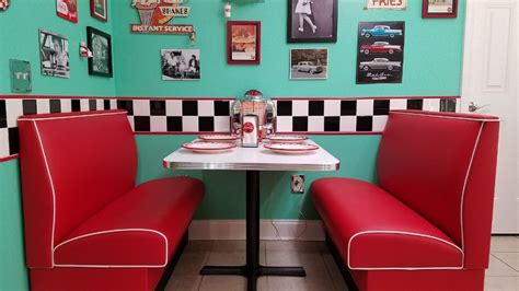 Pin by Cynde Tiesling on future homes | Retro dining rooms, Diner decor, Retro diner
