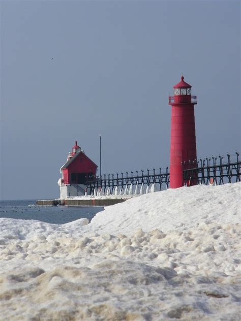 Grand Haven Lighthouse During Winter (Grand Haven, Michiga… | Flickr